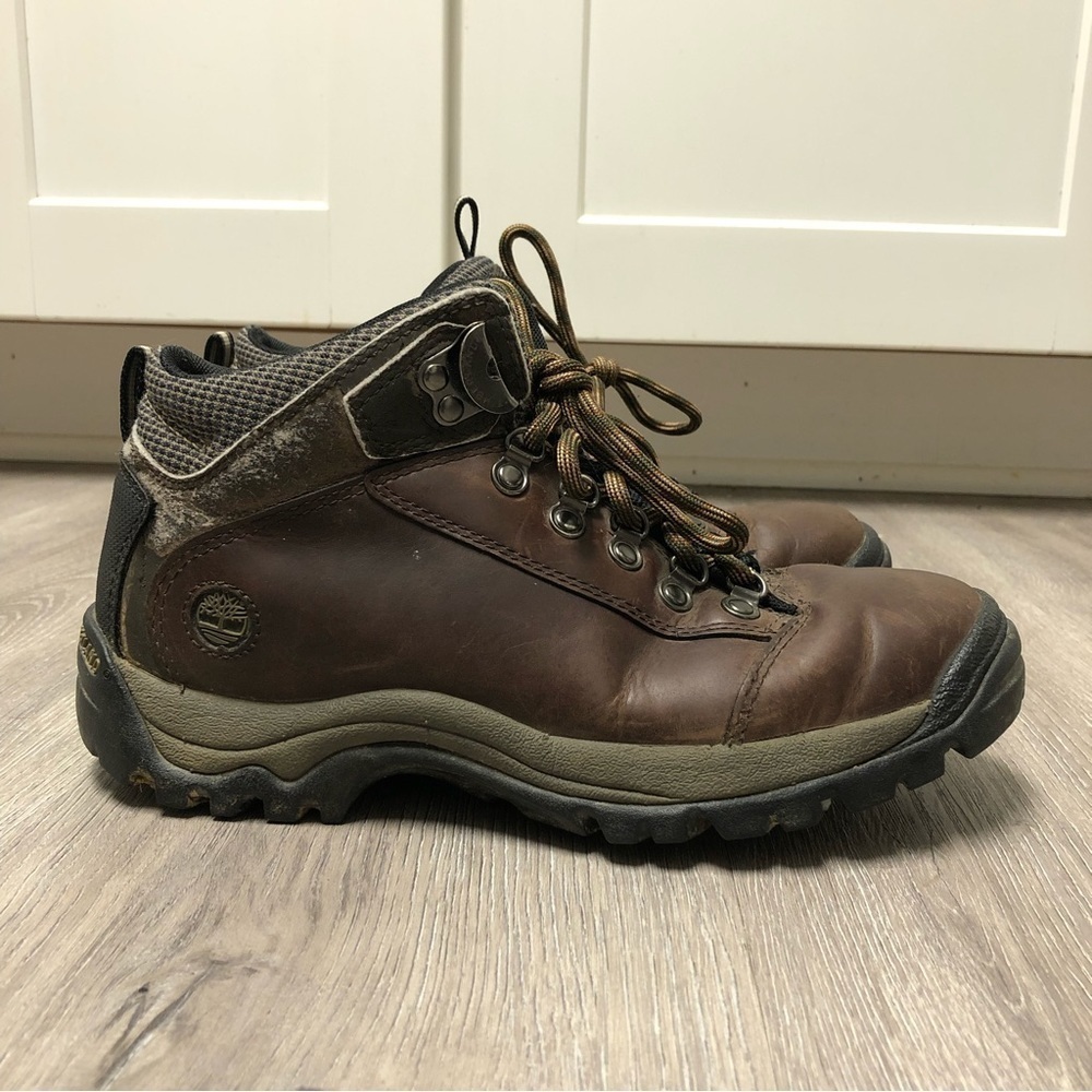 Timberland Size 8 Hiking Boots Women’s Size 8 Lace Up Short Brown Leather Boots